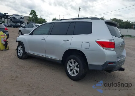 2011 Toyota Highlander Base V6 z USA, uszkodzony, nr VIN 5TDBK3EHXBS075212